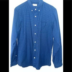 Men’s Gap Long-sleeve Button down.